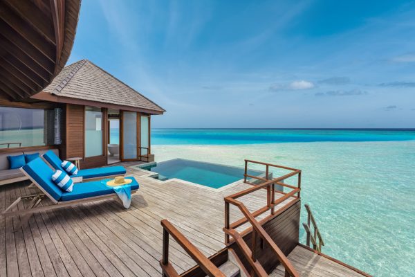 insel-seite-Anantara-Dhigu-Maldives-Sunset-Over-Water-Pool-Villa-01