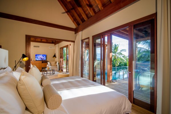 insel-seite-amilla-fushi-skyhouse-bedroom-Maledivenexperte