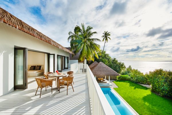 insel-seite-como-maalifushi-como-residence-balcony-Maledivenexperte