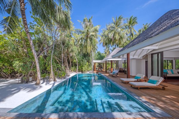 insel-seite-anantara-kihavah-villas-two-bedroom-beach-pool-villa-02-Maledivenexperte