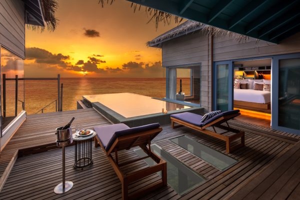 insel-seite-raffles-maldives-meradhoo-zimmerkategorie-sunset-overwater-residence-01