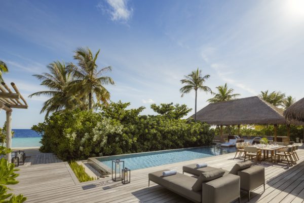 insel-seite-waldorf-astoria-maldives-ithaafushi-zimmerkategorie-three-bedroom-beach-villa-maledivenexperte-02