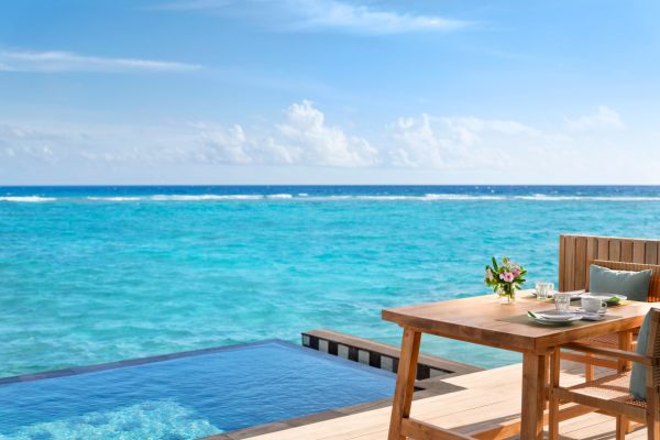 insel-seite-hilton-maldives-amingiri-one-bedroom-overwater-pool-villa-01