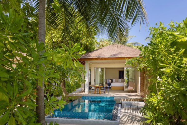 insel-seite-avani-+-baa-atoll-zimmerkategorien-beach-pool-villa-01