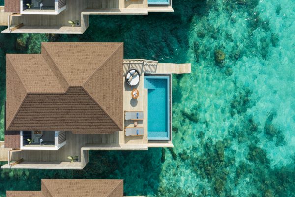 insel-seite-avani-+-baa-atoll-zimmerkategorien-over-water-pool-villa-03