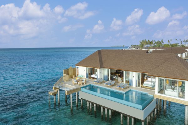 insel-seite-avani-maldives-zimmerkategorie-Three-Bedroom-Sunset-Over-Water-Pool-Residence-06