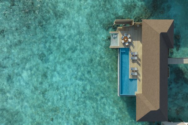 insel-seite-avani-maldives-zimmerkategorien-two-bedroom-over-water-pool-residence-01